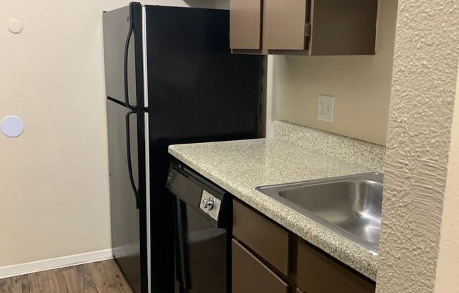 1 bed, 1 bath, 703 sqft, $875, Unit 1911