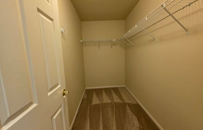 4 beds, 3 baths, $2,600