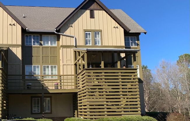 Well Maintained Condo at Creekside