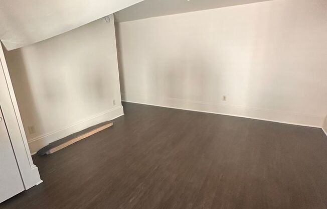 1 bed, 1 bath, $1,045