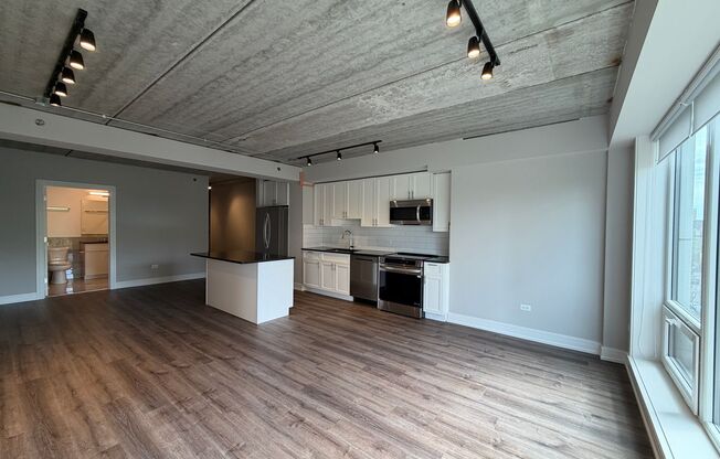 2 beds, 2 baths, 908 sqft, $3,700, Unit 952-402