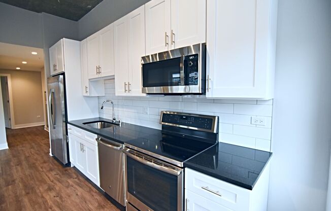 2 beds, 2 baths, 1,014 sqft, $4,100, Unit 3833-311