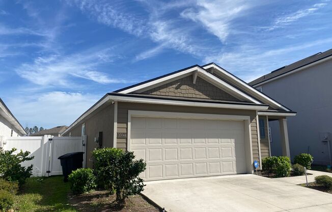 Beautiful 3 Bedroom Home in Fox Creek at Oakleaf available now!