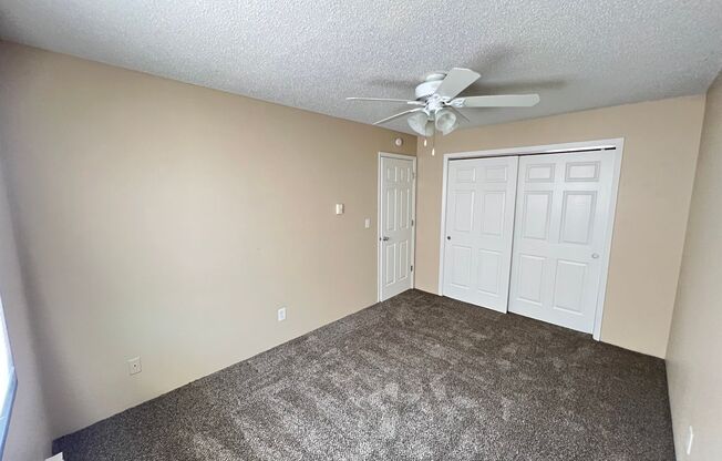 2 beds, 1 bath, 800 sqft, $995, Unit 405-18