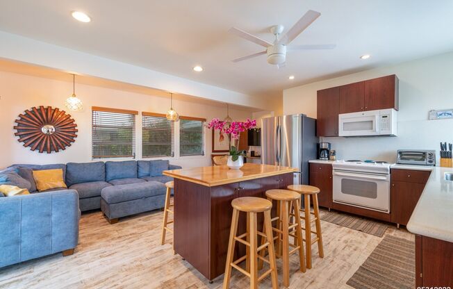 Charming Island Retreat – 3BR/2BA Home A BLOCK FROM THE OCEAN!