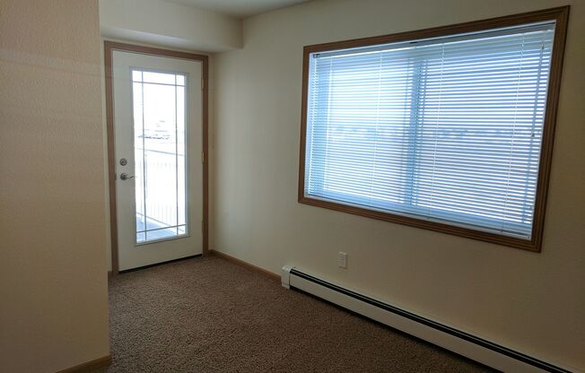 1 bed, 1 bath, 718 sqft, $985, Unit 627-307