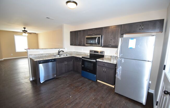 2 beds, 1.5 baths, 1,000 sqft, $1,125, Unit F1