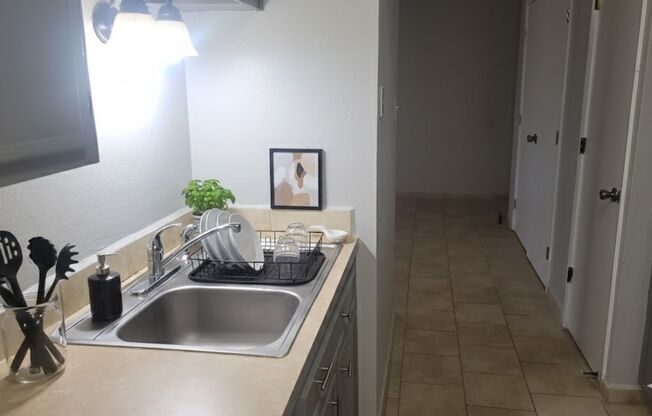 1 bed, 1 bath, 652 sqft, $707, Unit 816