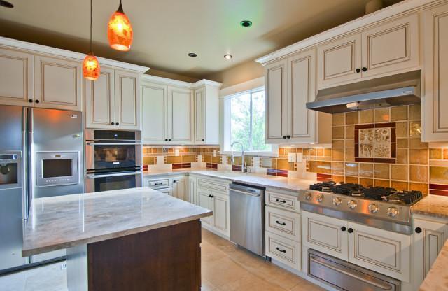 Remodeled Portland 3 Bd/2 Bth Craftsman Home.