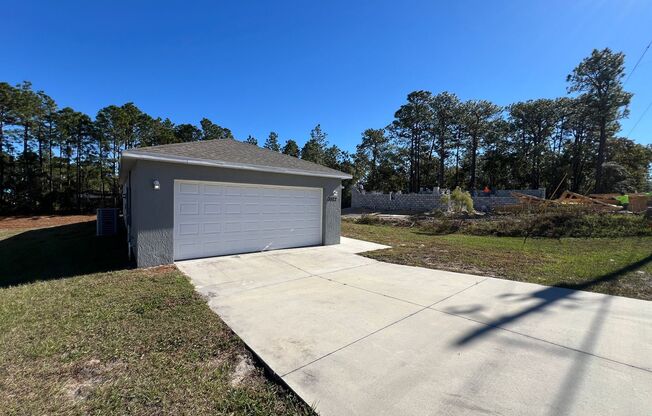 Incredible 3 Bedroom, 2 Bathroom Home in Marion Oaks of Ocala!!