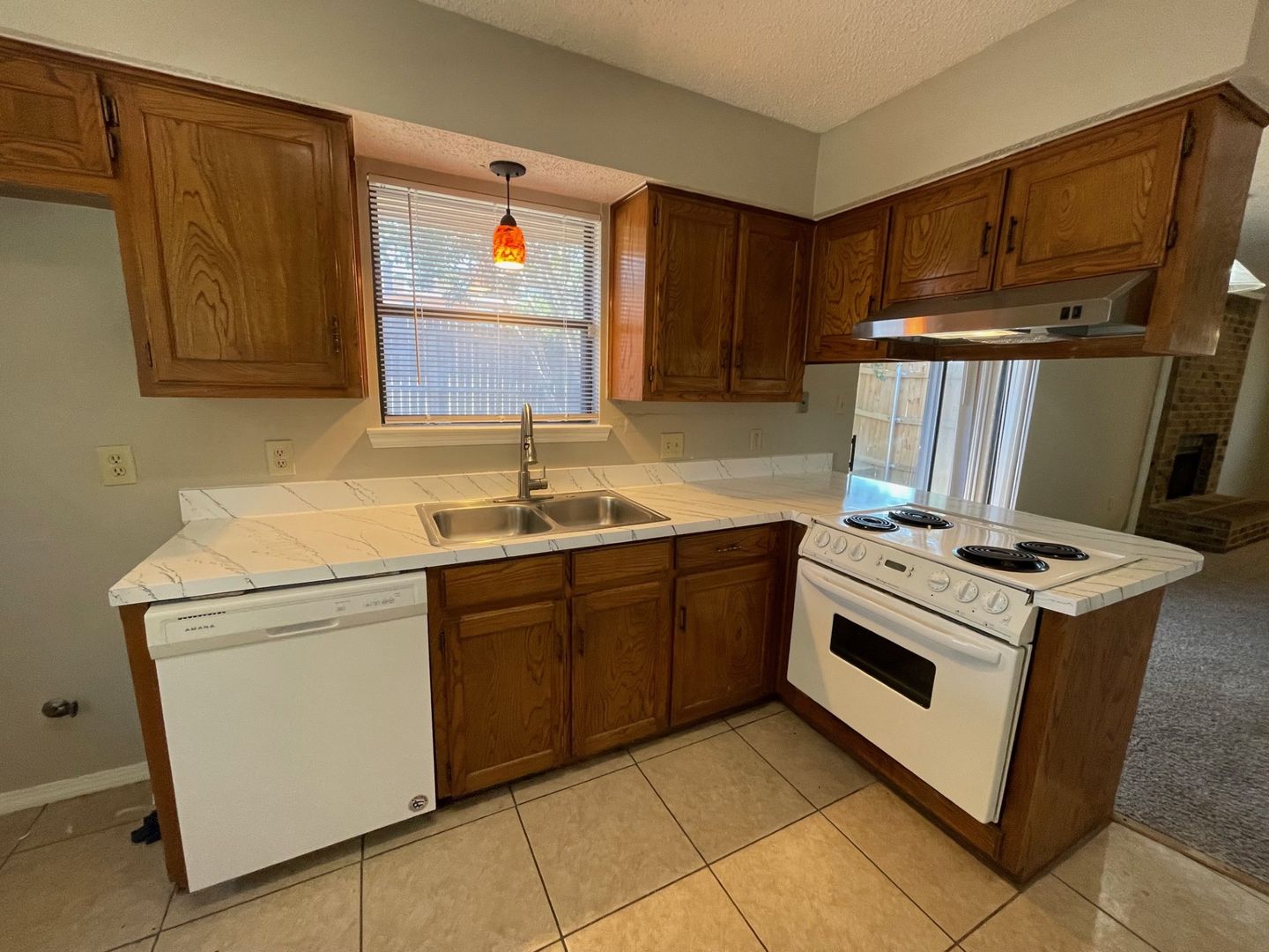 5601 Hearthwood Ct, Arlington TX 76016
