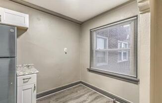 807 CLARA AVE