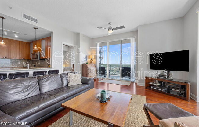 2 beds, 2 baths, 1,337 sqft, $2,595, Unit 1701