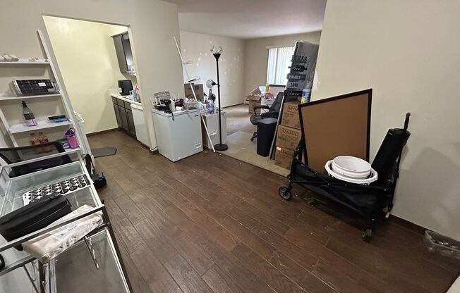 2 beds, 1 bath, $1,295, Unit 103