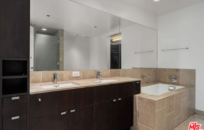 1 bed, 2 baths, 1,220 sqft, $4,500, Unit 11H