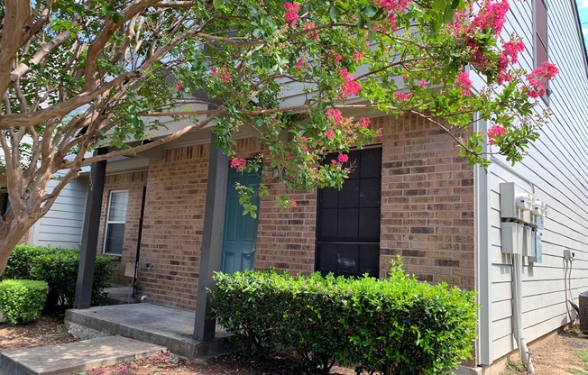 3 beds, 2 baths, $1,725