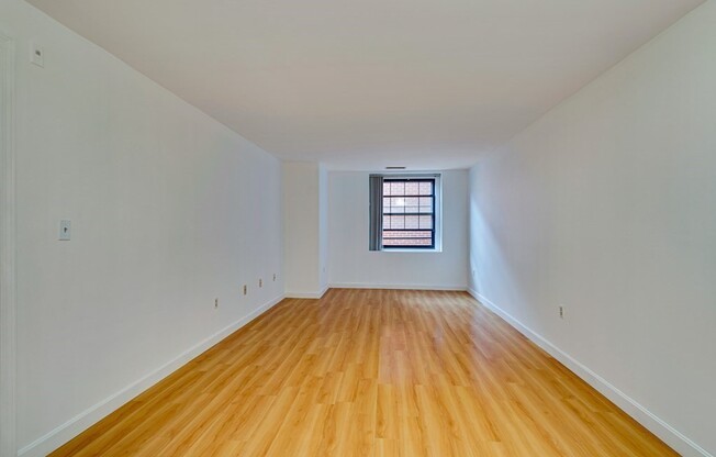 2 beds, 1 bath, 940 sqft, $2,500, Unit 317