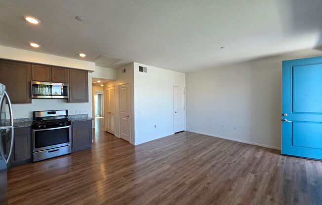 2 beds, 2 baths, 900 sqft, $2,795, Unit 148-204