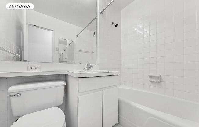 1 bed, 1 bath, $4,900, Unit 11D