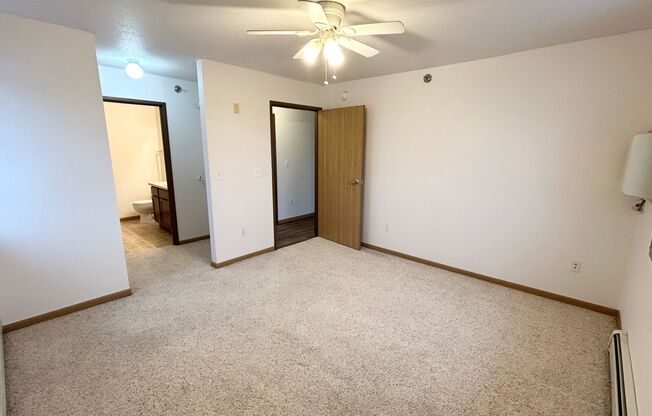 3 beds, 2 baths, 1,160 sqft, $1,360, Unit 800-301
