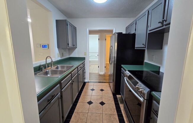 3 beds, 2 baths, $1,600