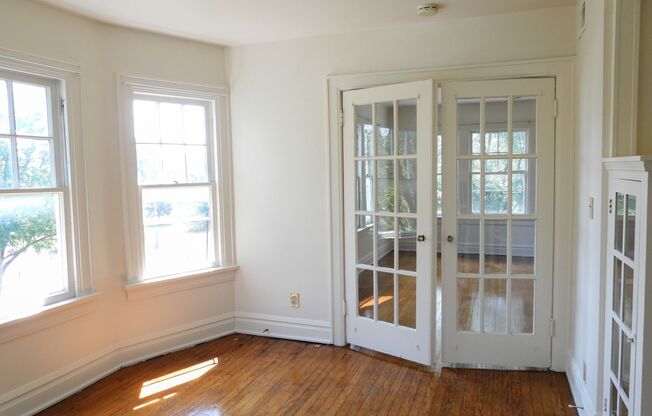 1 bed, 1 bath, 615 sqft, $1,015, Unit 1560-301