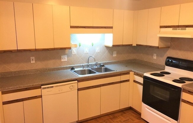 2 beds, 2 baths, 1,055 sqft, $2,400, Unit 318