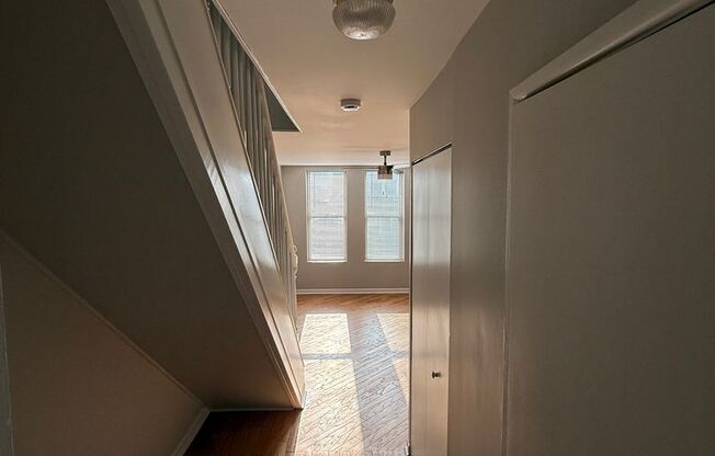 2 beds, 1.5 baths, $2,550, Unit 305