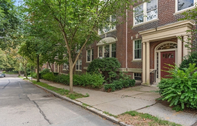 3 beds, 2 baths, 1,885 sqft, $5,250, Unit 4