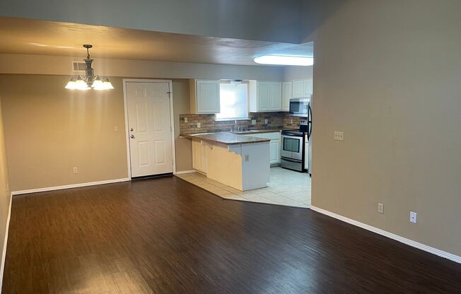 3 Bed / 2.5 Bath Townhome off of Free Ferry!!