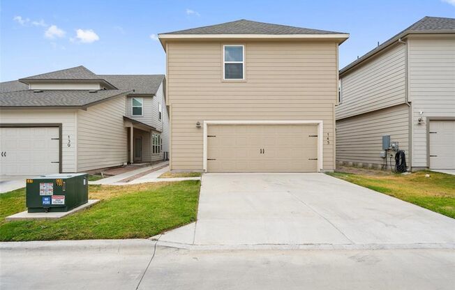 3 beds, 2.5 baths, $2,495