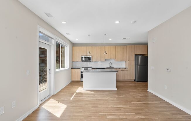 1 bed, 1 bath, 614 sqft, $2,660, Unit 632