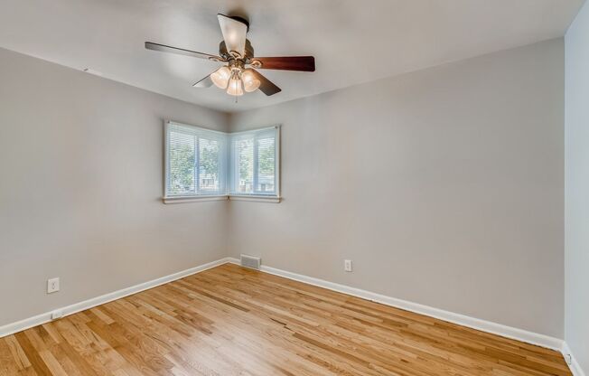 3 Bedroom 2 Bathroom Denver Home with Bonus Downstairs Kitchen