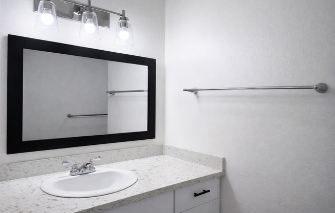 2 beds, 1 bath, 900 sqft, $1,595, Unit 42