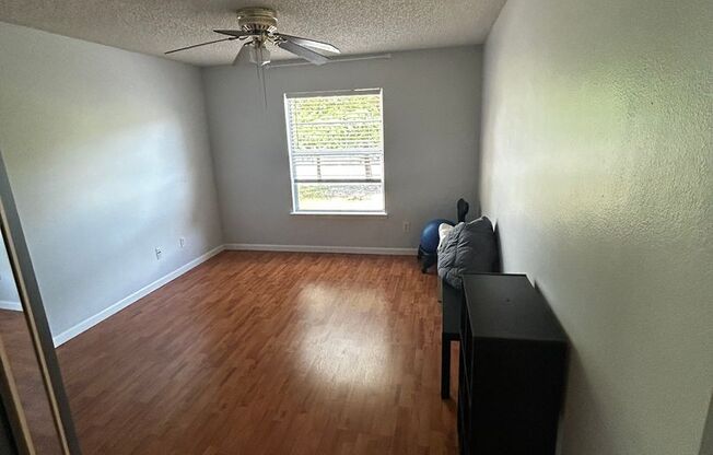 Beautiful 2/2 Condo Located in Hunters Reserve.