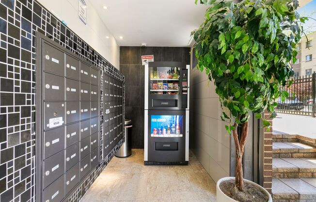 Studio, 1 bath, 475 sqft, $1,500, Unit 406