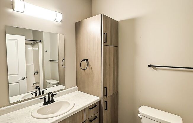 2 beds, 2 baths, 1,339 sqft, $1,940, Unit 124