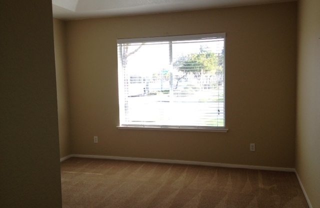 7127 N. Antioch Ave.