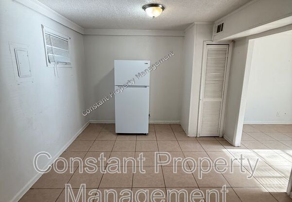 929 MAGNOLIA DR