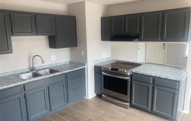 Updated 3/2 duplex with a 2 car garage