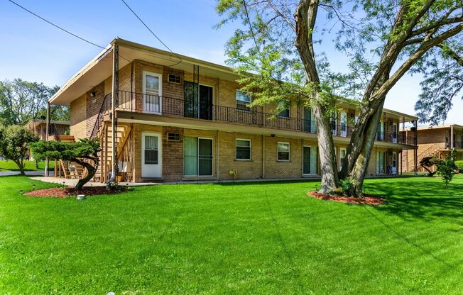 "Home Sweet Home on Knox in Oak Forest:  Where Comfort Meets Community"
