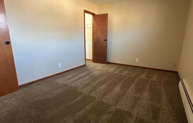 1 bed, 1 bath, $775, Unit 4