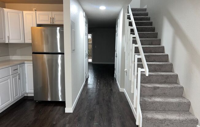 Prestige Townhomes: Stylish 2-Bedroom Living in the Heart of Puyallup