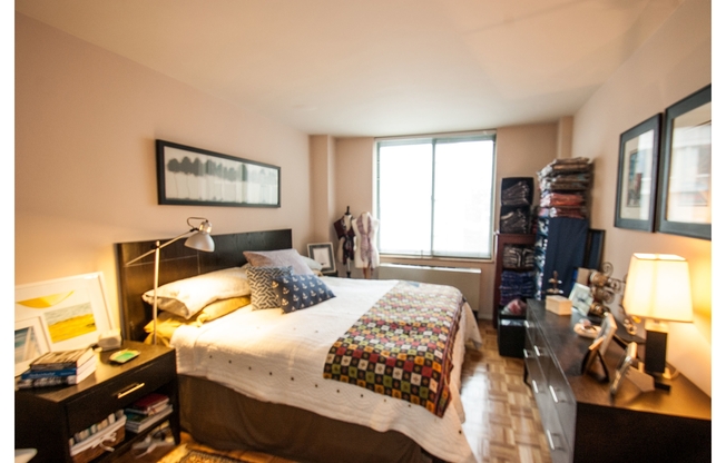 1 bed, 1 bath, 650 sqft, $5,500, Unit 10J