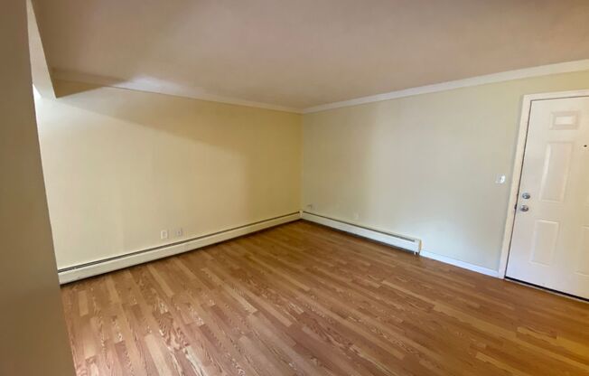 1 bed, 1 bath, 750 sqft, $1,095, Unit 905-39