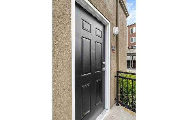 Studio, 1 bath, 477 sqft, $1,890