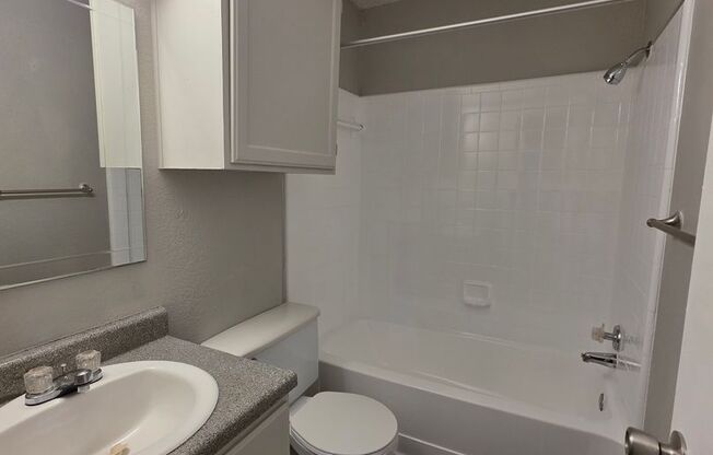 2 beds, 2 baths, 877 sqft, $1,049, Unit 1310
