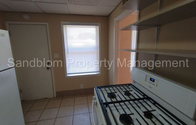 3 beds, 1 bath, $1,150