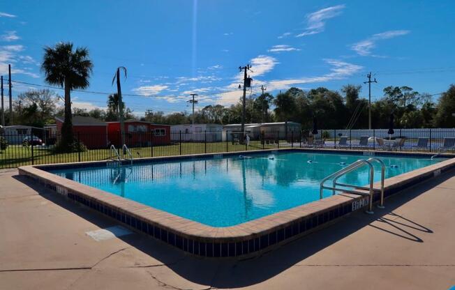 410 SUWANEE DR