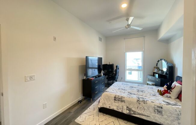 2 beds, 2 baths, $1,645, Unit 302